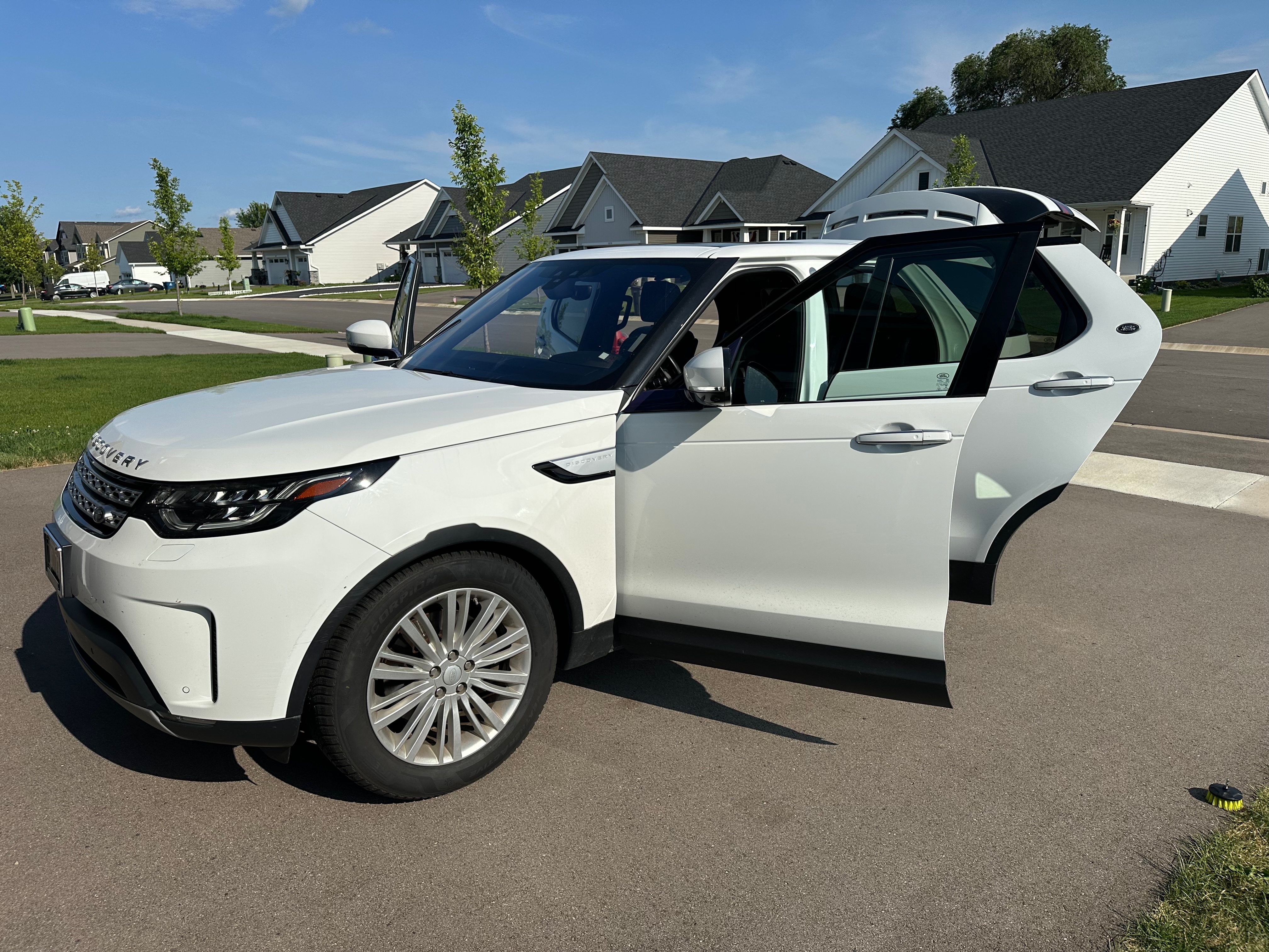 Land Rover Discovery Interior Detail - alternate view