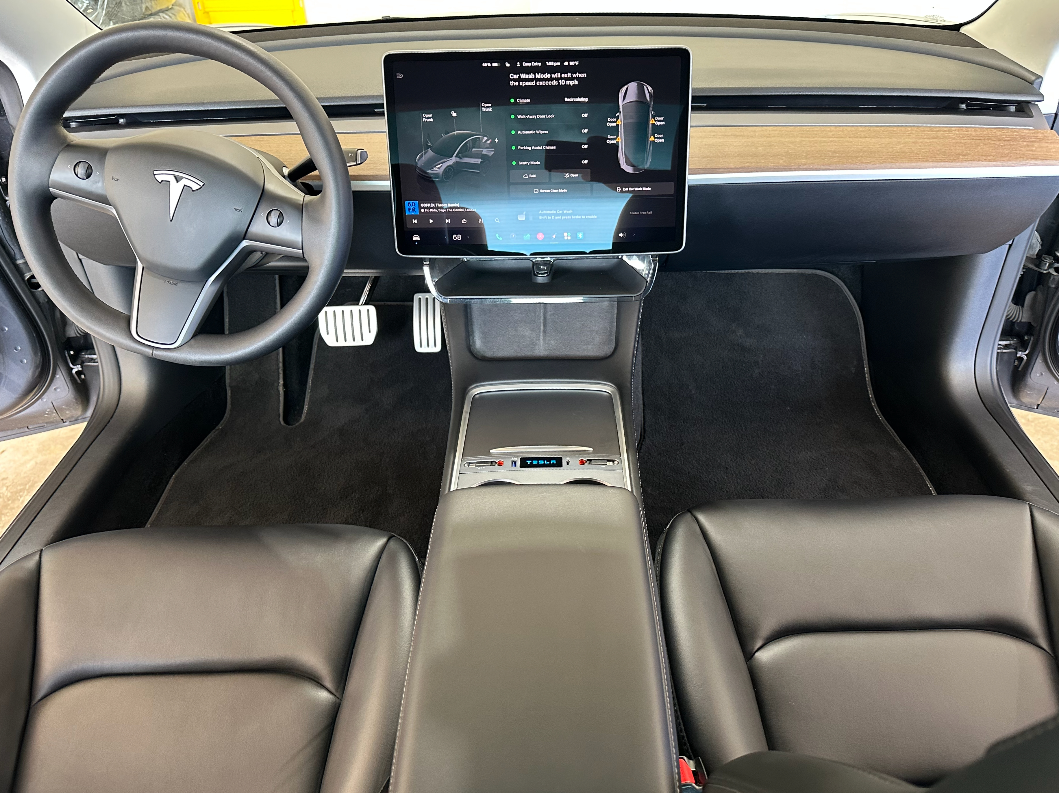Tesla Model 3 signature detail photo 4